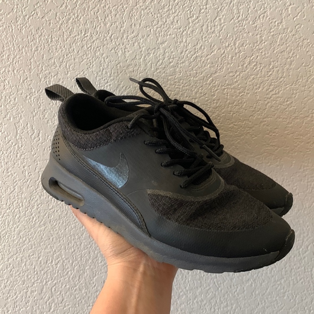 NIKE Black Air Max Thea